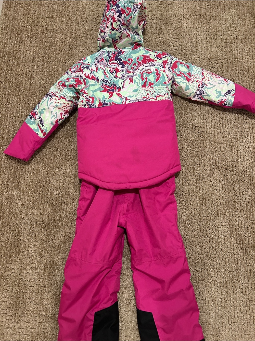The North Face Girls' Bright Pink & Multicolor Marble Ski Jacket - Picture 16 of 16
